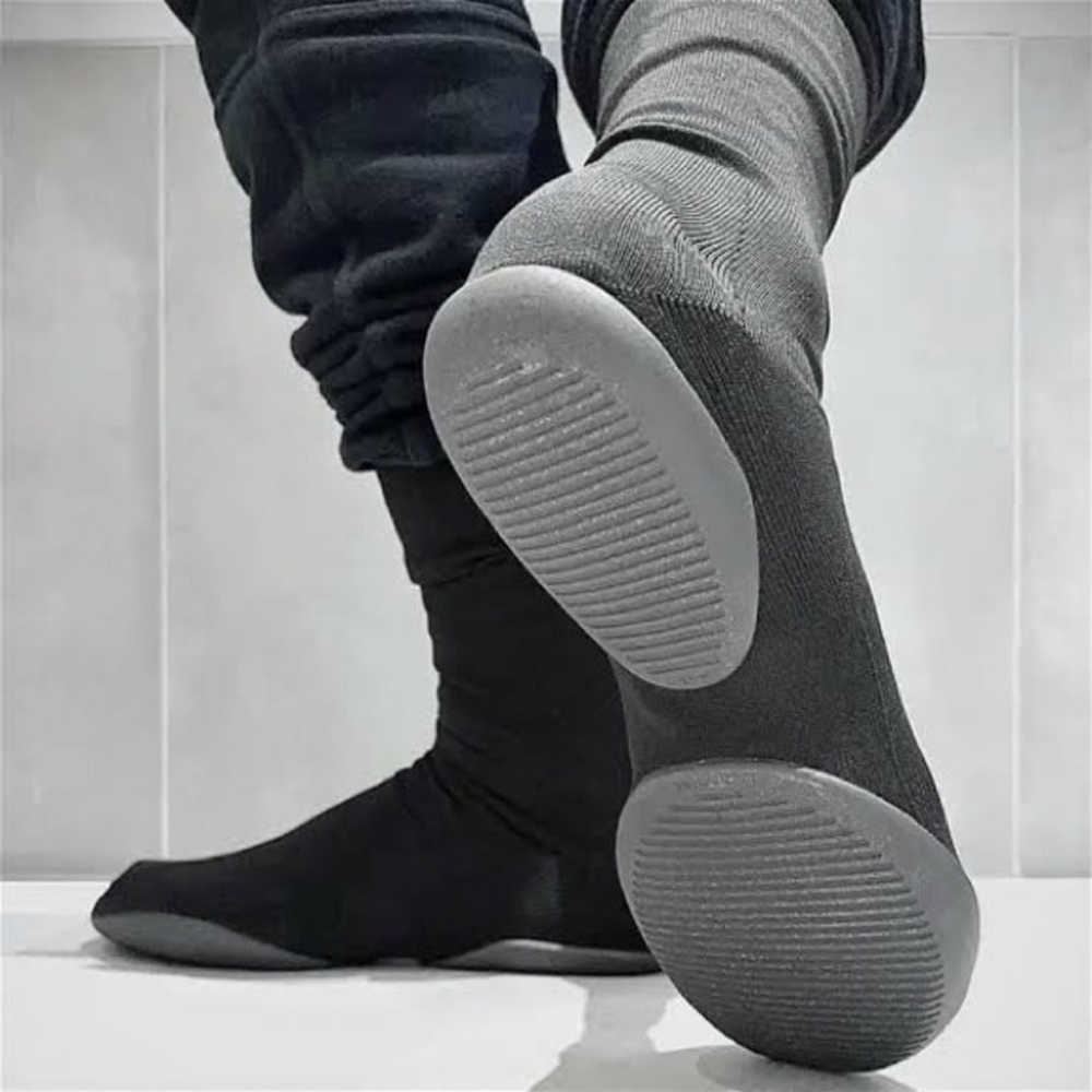 YEEZY YZY PODS SIZE 2 SZ 9-10.5